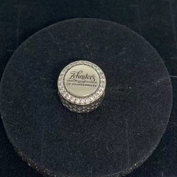 PANDORA Zehnder’s Neon Sign Exclusive Charm - Picture 3 of 3